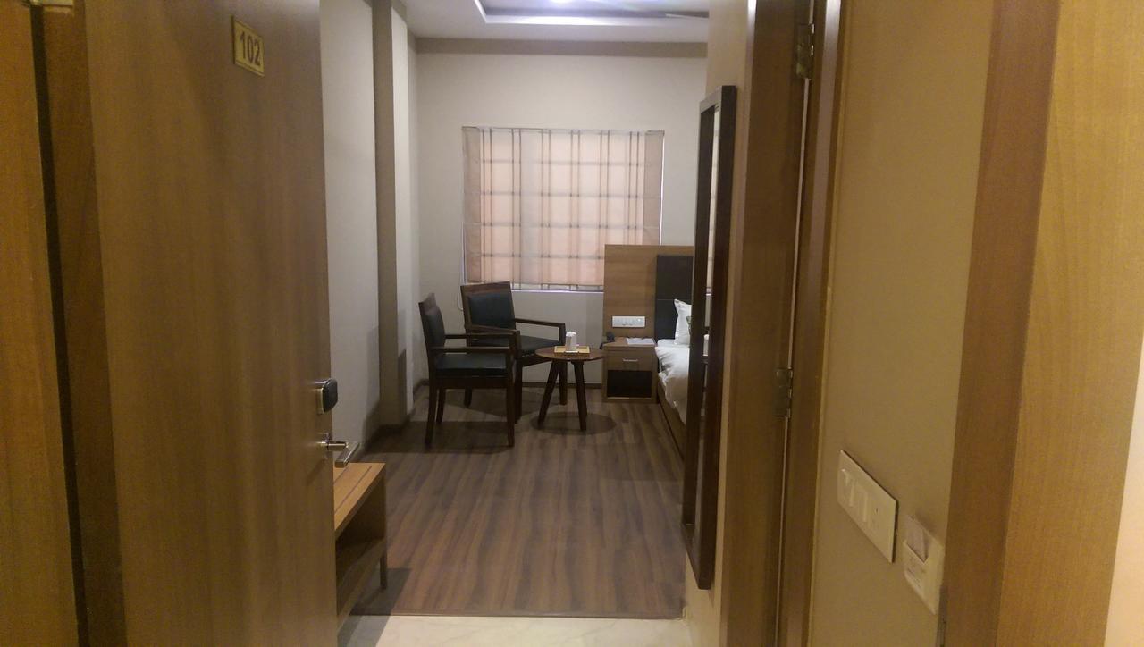 The Premier Hotel Kota  Εξωτερικό φωτογραφία